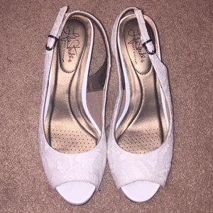 SUPER CUTE white lace heels